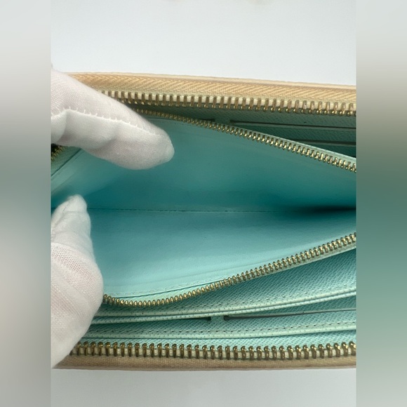 Louis Vuitton LV Rare “By the Pool” Large Zippy Wallet - with COA - Picture 16 of 16